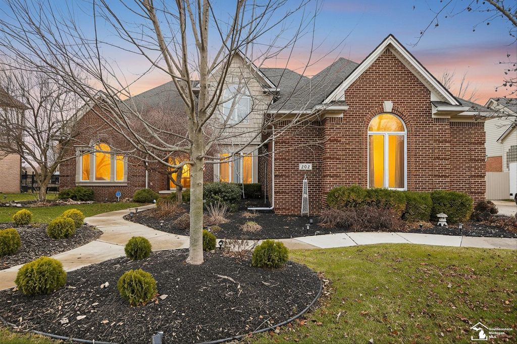 202 Orleans Avenue, Monroe, MI 48162