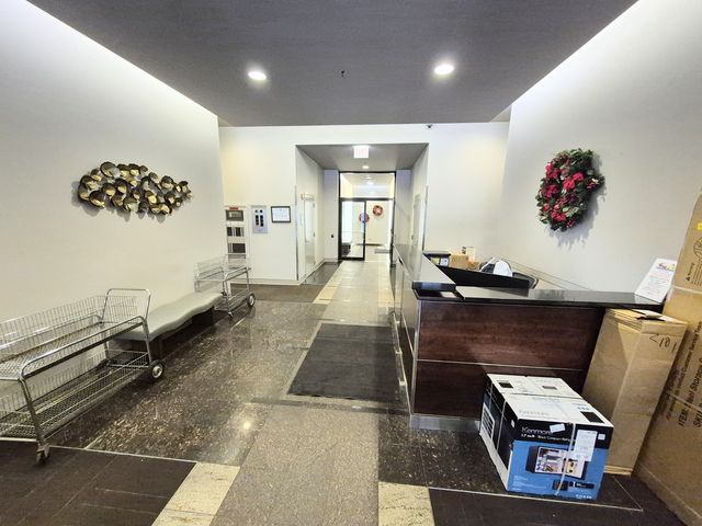 210 S DES PLAINES Street 707, Chicago, IL 60661