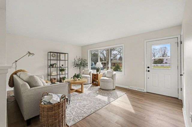 1556 Mullins Avenue Nw, City Of Walker, MI 49534