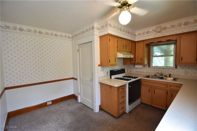 331 Sanderson Avenue, Campbell, OH 44405