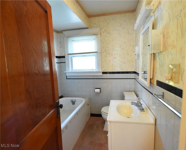 331 Sanderson Avenue, Campbell, OH 44405