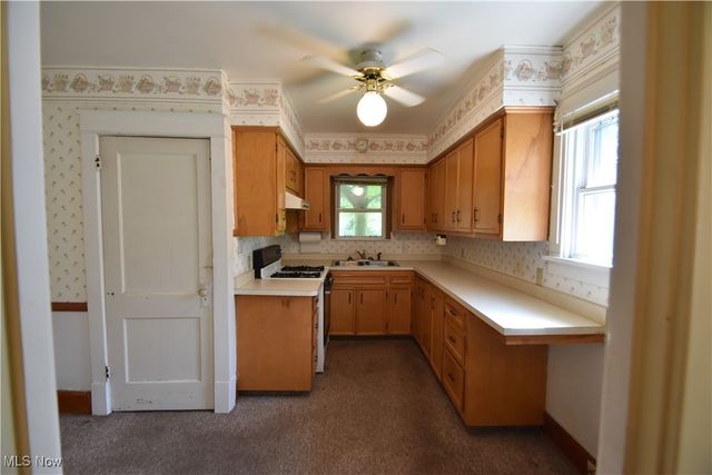 331 Sanderson Avenue, Campbell, OH 44405