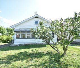 331 Sanderson Avenue, Campbell, OH 44405