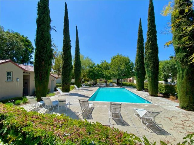 13070 Arborwalk Lane, Tustin, CA 92782