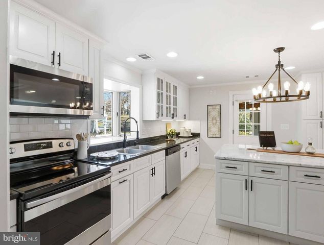 7343 CALVERT ST, Annandale, VA 22003