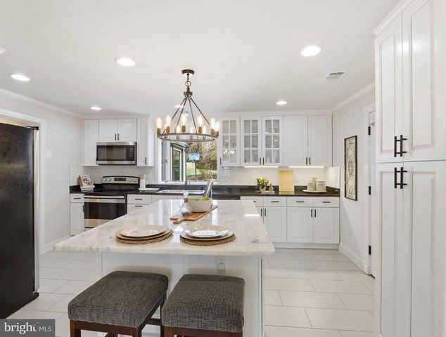 7343 CALVERT ST, Annandale, VA 22003