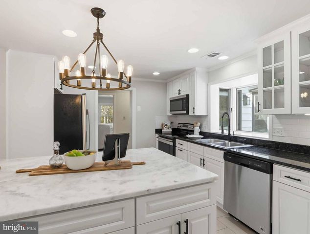 7343 CALVERT ST, Annandale, VA 22003