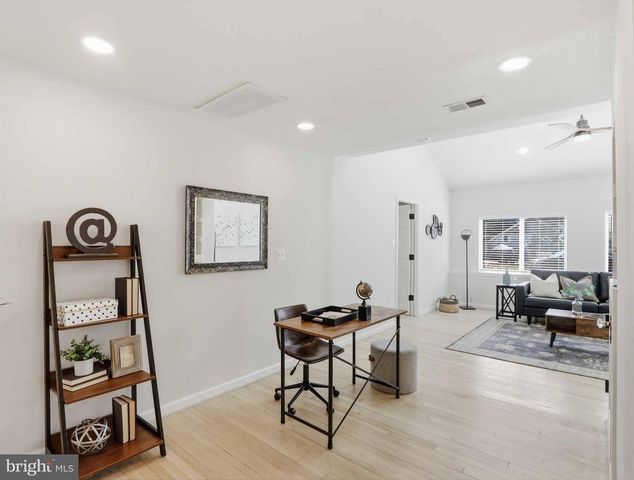 7343 CALVERT ST, Annandale, VA 22003