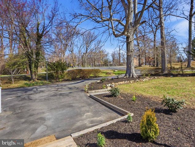 7343 CALVERT ST, Annandale, VA 22003