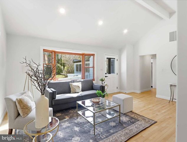 7343 CALVERT ST, Annandale, VA 22003