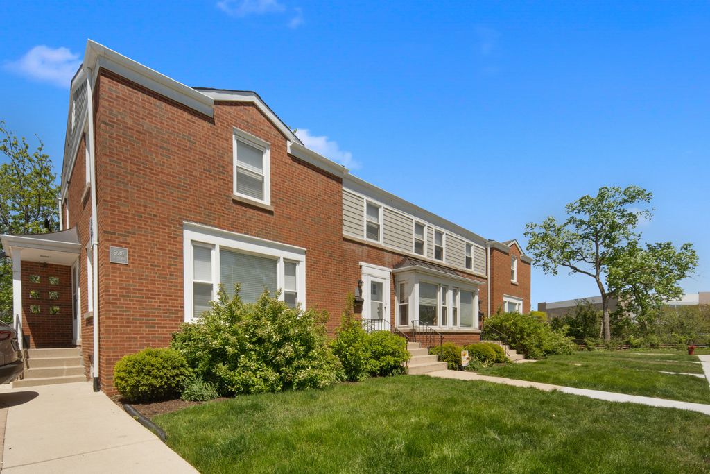 5638 W Carmen Avenue, Chicago, IL 60630