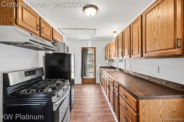 27135 Ballard Street, Harrison Twp, MI 48045