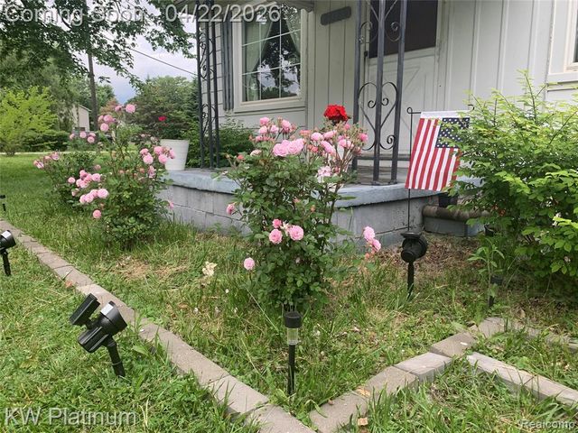 27135 Ballard Street, Harrison Twp, MI 48045