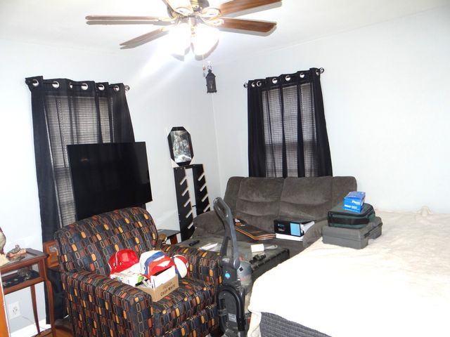 831 Douglas Street, Morris, IL 60450