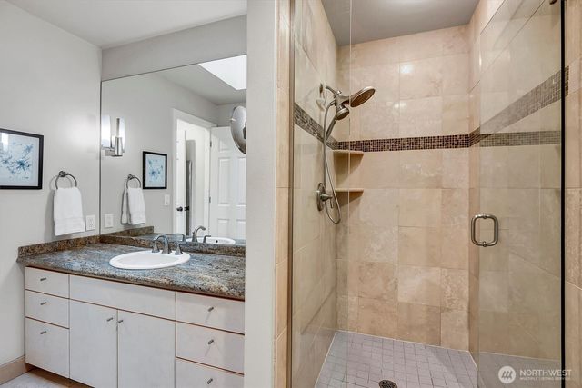 8627 112th Lane NE, Kirkland, WA 98033