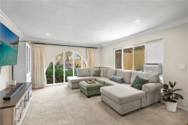 3012 Club House, Costa Mesa, CA 92626