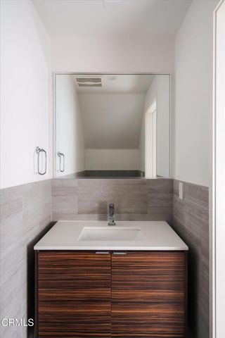 1015 Figueroa Terrace 19, Los Angeles, CA 90012