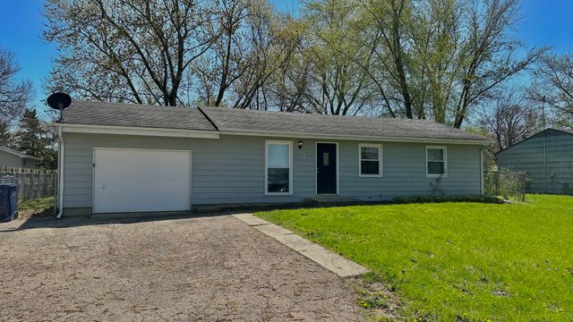 34W789 S James Drive, St. Charles, IL 60174