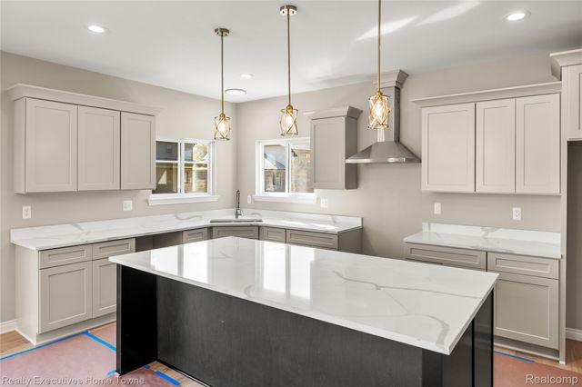 24684 SAWGRASS Drive, Macomb Twp, MI 48042