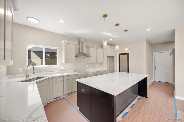 24684 SAWGRASS Drive, Macomb Twp, MI 48042