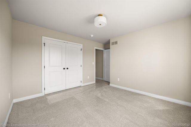 24684 SAWGRASS Drive, Macomb Twp, MI 48042