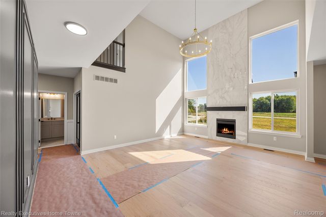 24684 SAWGRASS Drive, Macomb Twp, MI 48042