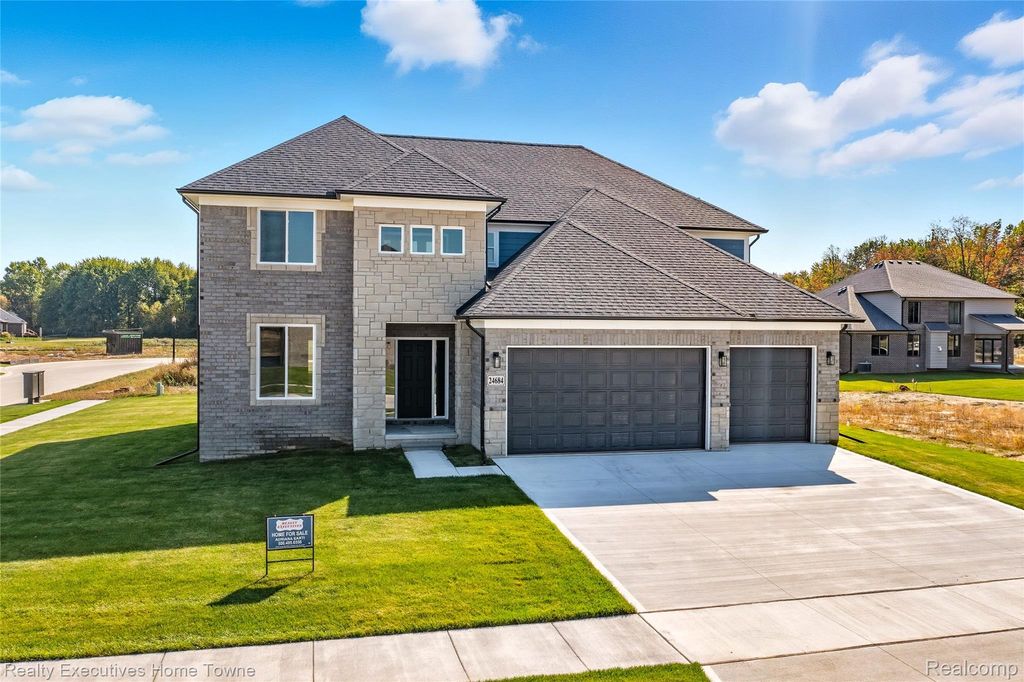 24684 SAWGRASS Drive, Macomb Twp, MI 48042