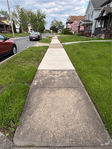 8414 Grand Division Avenue, Garfield Heights, OH 44125
