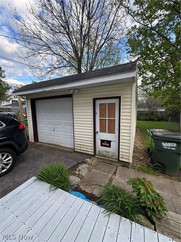 8414 Grand Division Avenue, Garfield Heights, OH 44125