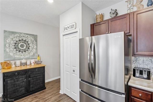 112 Acorn Lane, Elyria, OH 44035