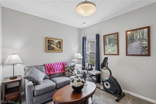 112 Acorn Lane, Elyria, OH 44035