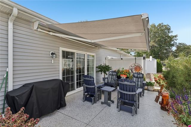 112 Acorn Lane, Elyria, OH 44035