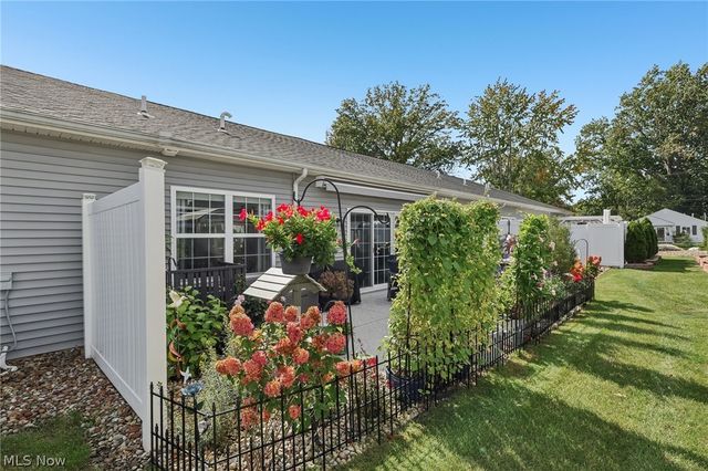 112 Acorn Lane, Elyria, OH 44035
