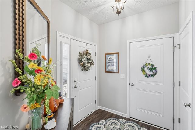 112 Acorn Lane, Elyria, OH 44035