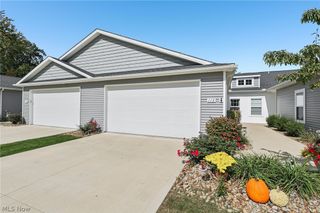 112 Acorn Lane, Elyria, OH 44035