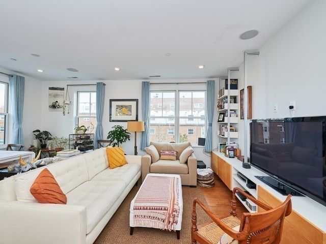 290 Highland Ave 3A, Somerville, MA 02144