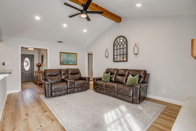 306 Valley Trail Drive, Weatherford, TX 76087