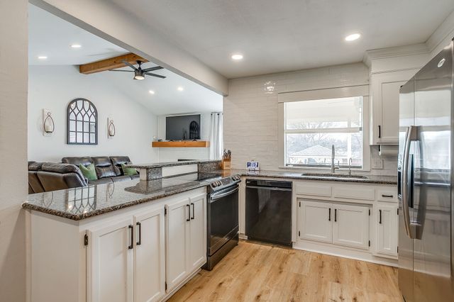 306 Valley Trail Drive, Weatherford, TX 76087