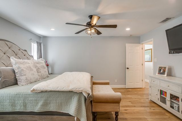 306 Valley Trail Drive, Weatherford, TX 76087