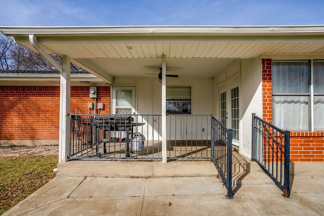 306 Valley Trail Drive, Weatherford, TX 76087