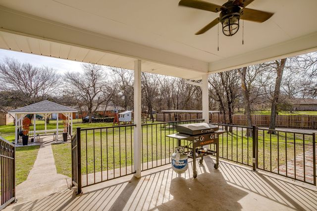 306 Valley Trail Drive, Weatherford, TX 76087