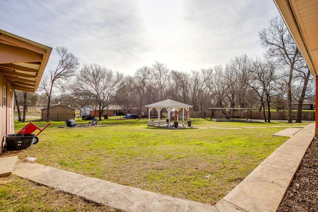 306 Valley Trail Drive, Weatherford, TX 76087