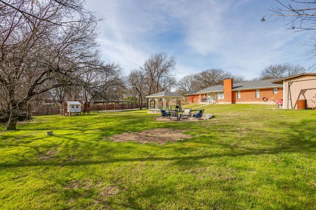 306 Valley Trail Drive, Weatherford, TX 76087