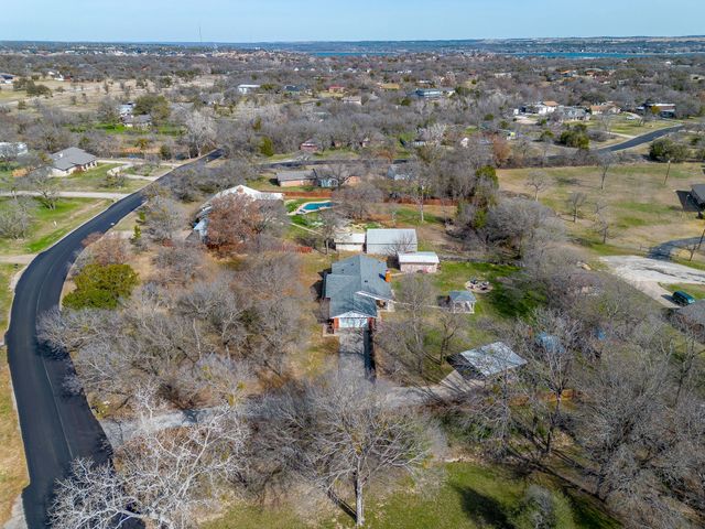 306 Valley Trail Drive, Weatherford, TX 76087