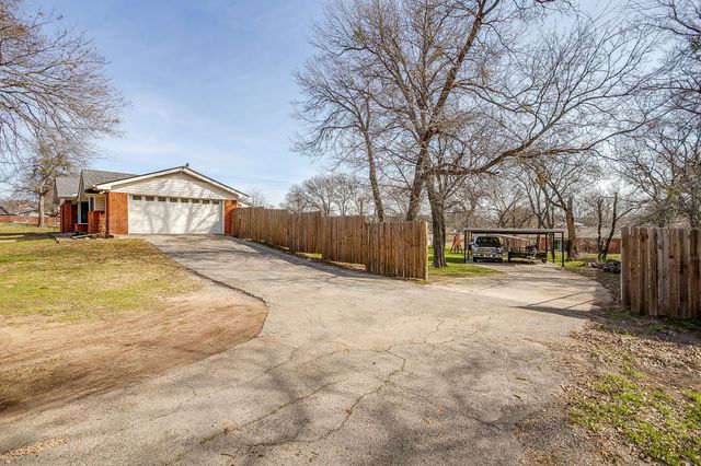 306 Valley Trail Drive, Weatherford, TX 76087
