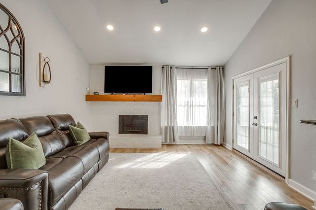 306 Valley Trail Drive, Weatherford, TX 76087