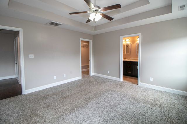 151 Ambridge St, Oak Grove, KY 42262