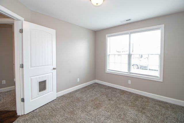 151 Ambridge St, Oak Grove, KY 42262