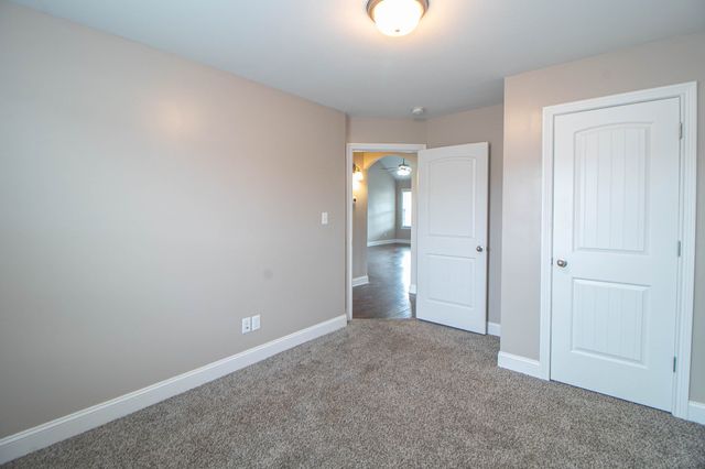 151 Ambridge St, Oak Grove, KY 42262