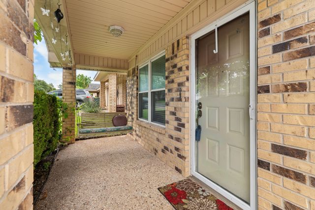 1108 Chapel View Drive, Waco, TX 76712